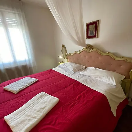 Royal Apartment *